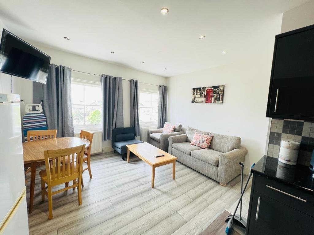 Entire New Flat With View To River Yare, H7 Daire Great Yarmouth Dış mekan fotoğraf